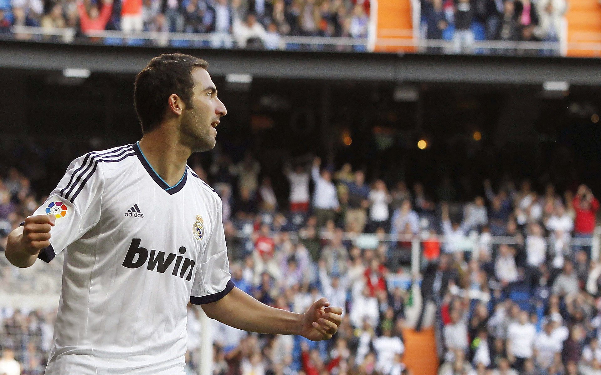 星空体育网页版-“英超领头羊迎战强敌，冠军争夺战愈发激烈”，英超爆冷夺冠