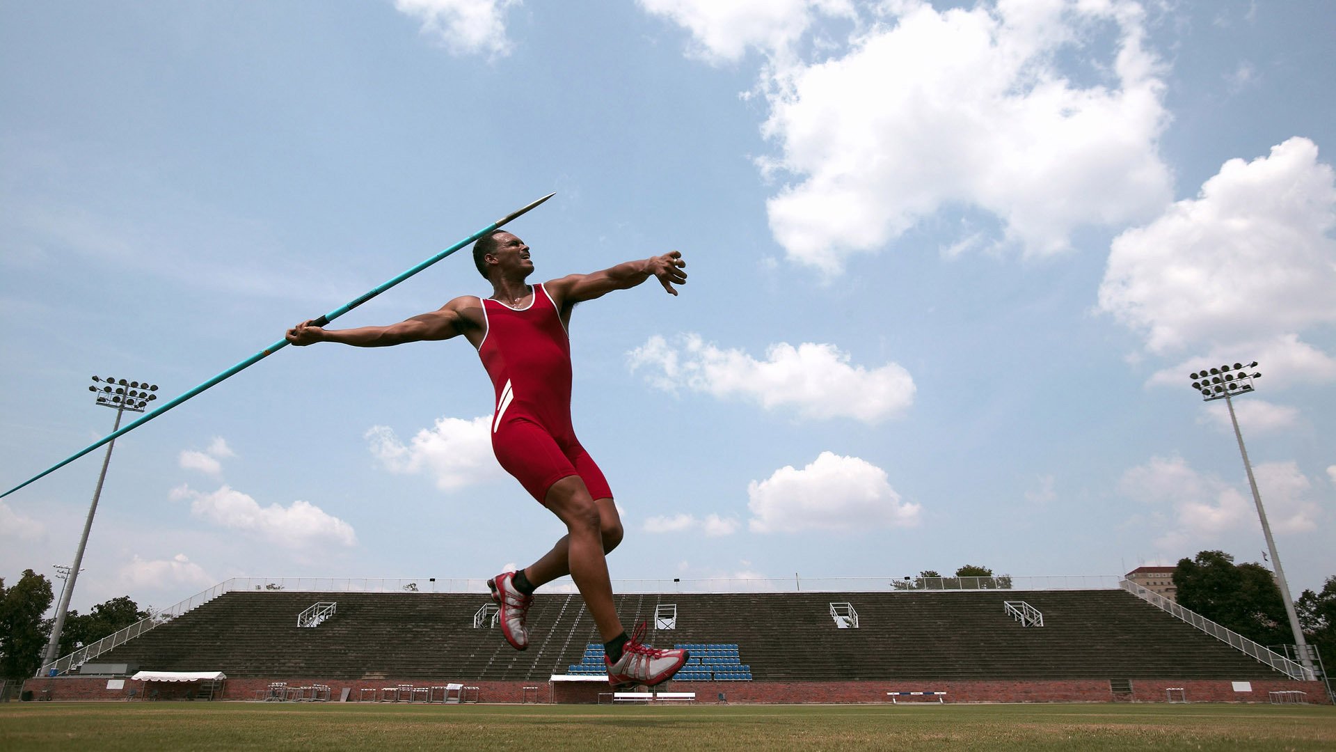 足球场上的搞笑段子：笑料不断！，足球的搞笑瞬间